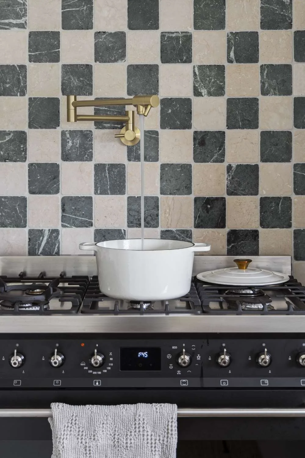 What is a Pot Filler Traditional