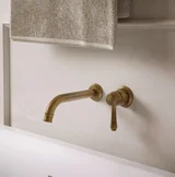 Kingsley TAB Bathroom Bath Scene 02