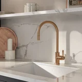Kingsley%20Commercial%20Pull-Out%20Kitchen%20Mixer CLOSE%20UP BC