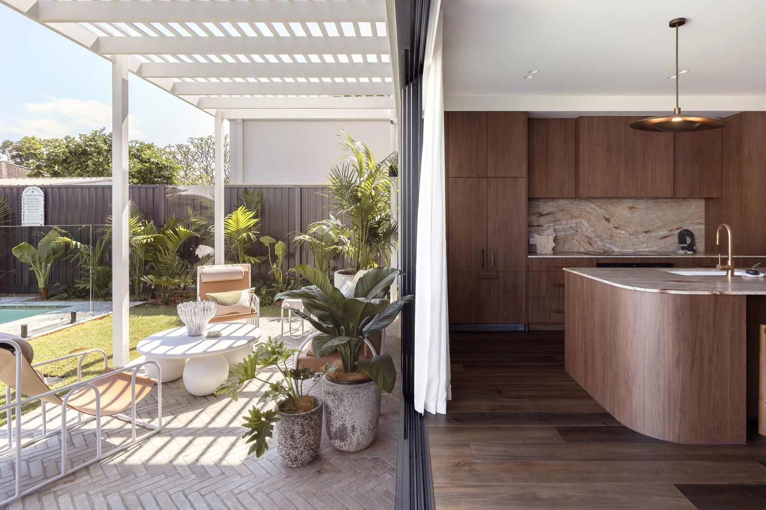 tiles-vs-floorboards-indoor-and-outdoor-entertaining