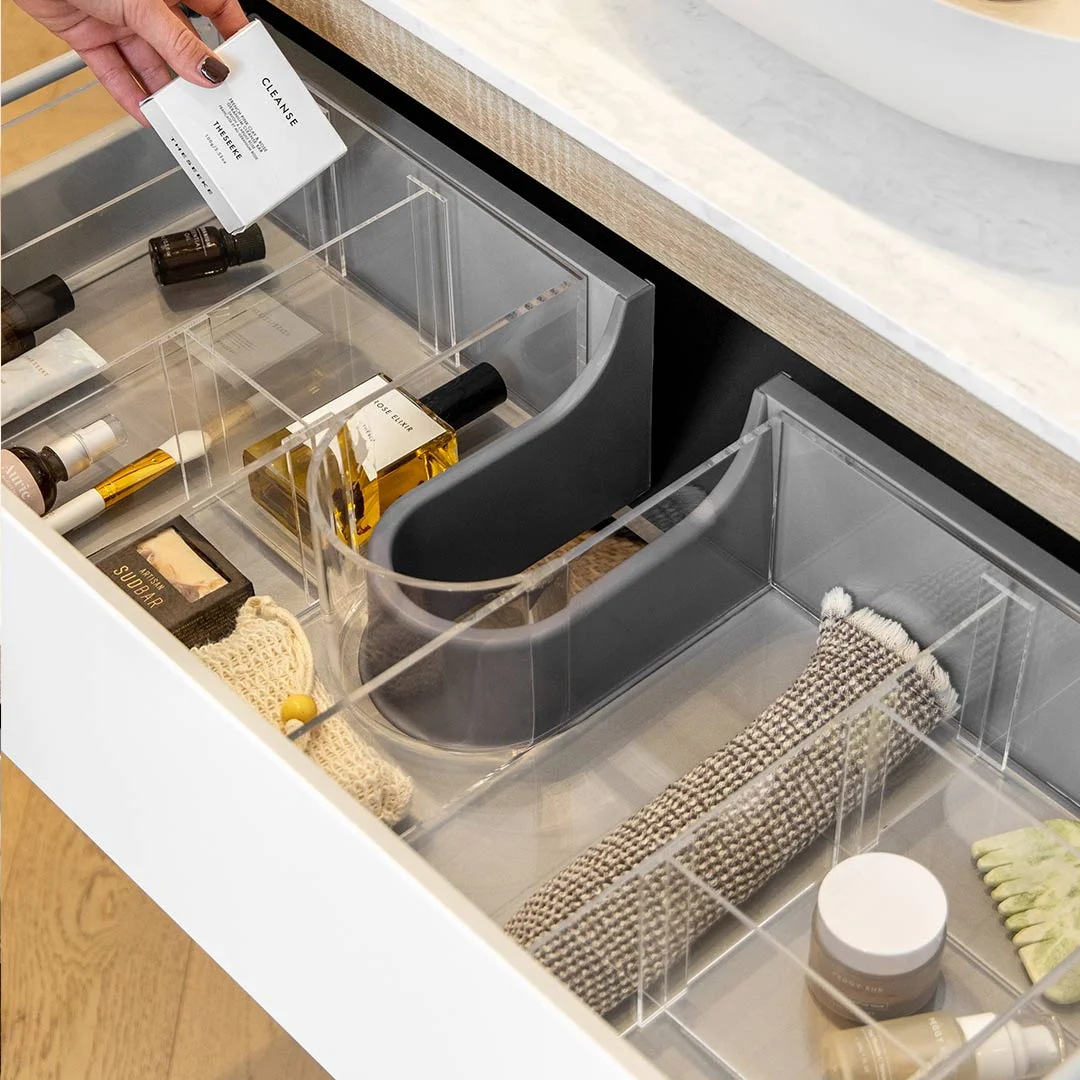 Vanity-Organiser-900mm-Cutout-02