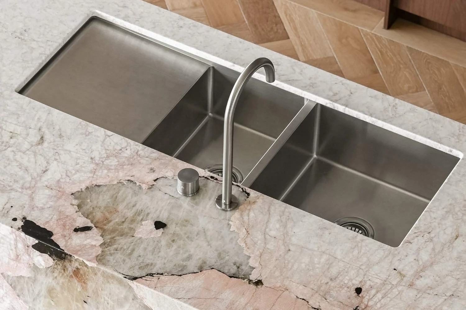 Stainless Steel Applications Sink and Tapware