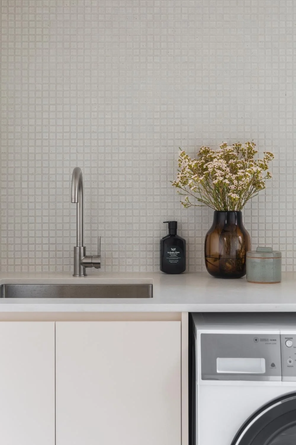 Modern Interior Design Elysian Curve Style Tapware