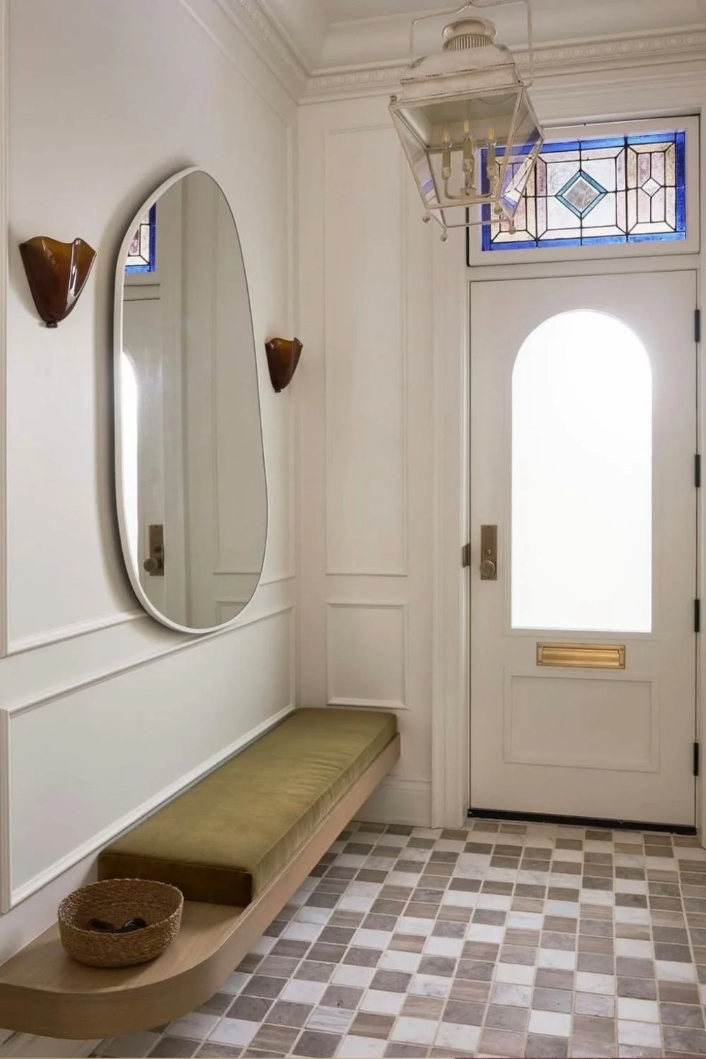 Entryway Decor Ideas Mirror and Seat Curved