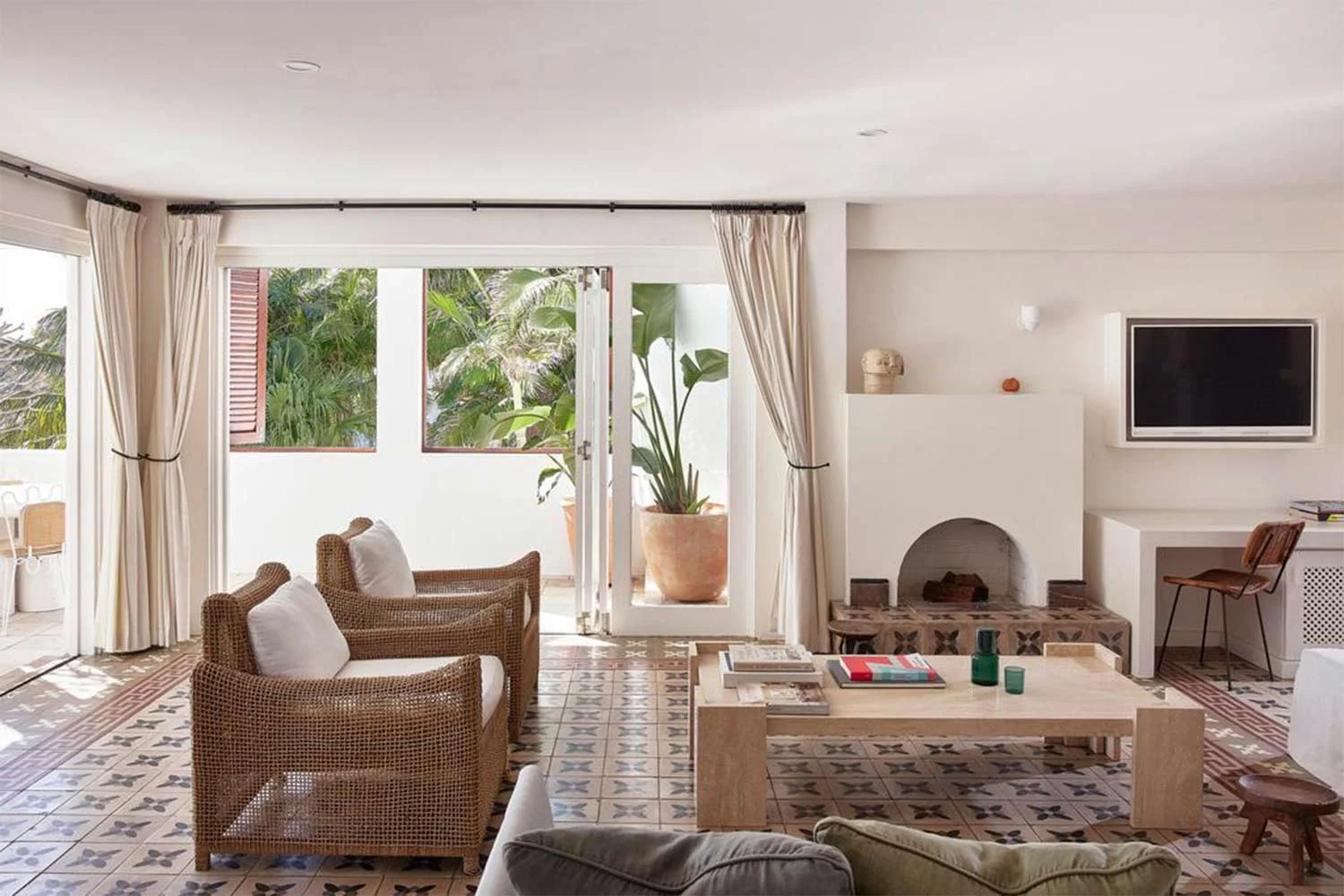 Hotel-Interiors-Design-Boutique-Hotel-Raes-Wategoes-Byron-Bay