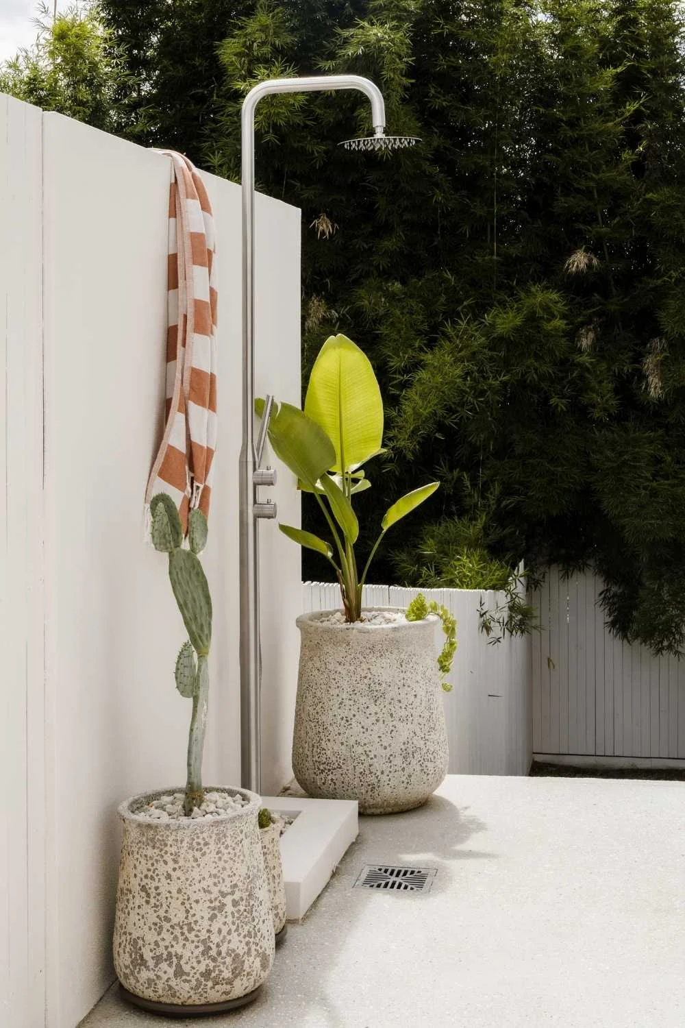 Outdoor Shower Holiday Season Sola