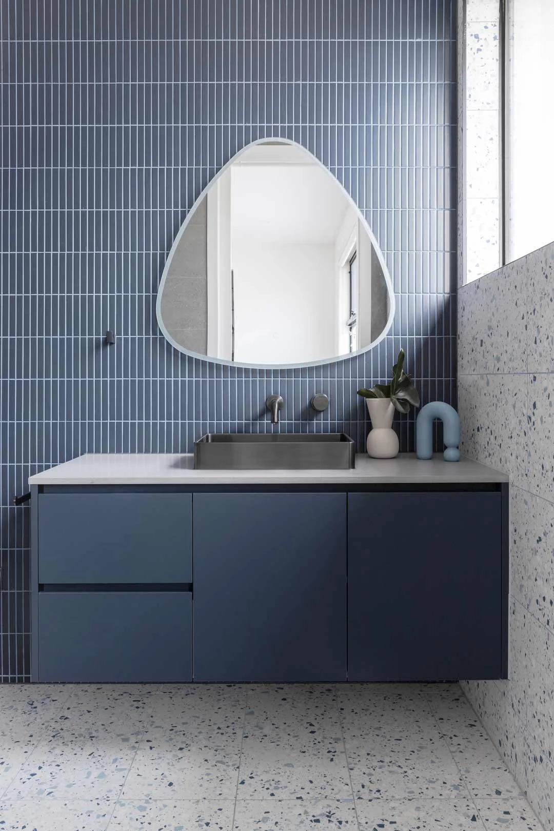 blue-bathroom-tiles-design-grout-colour-brushed-gunmetal