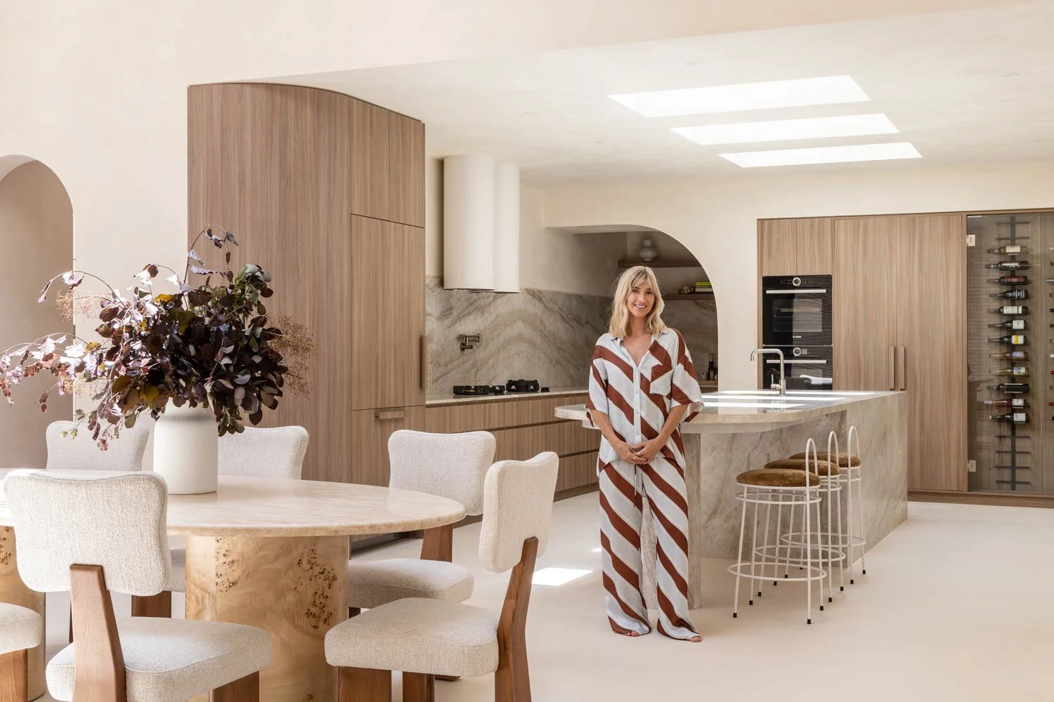 Ellie-Watson-Open-Kitchen-Dining-mid-century-modern-home