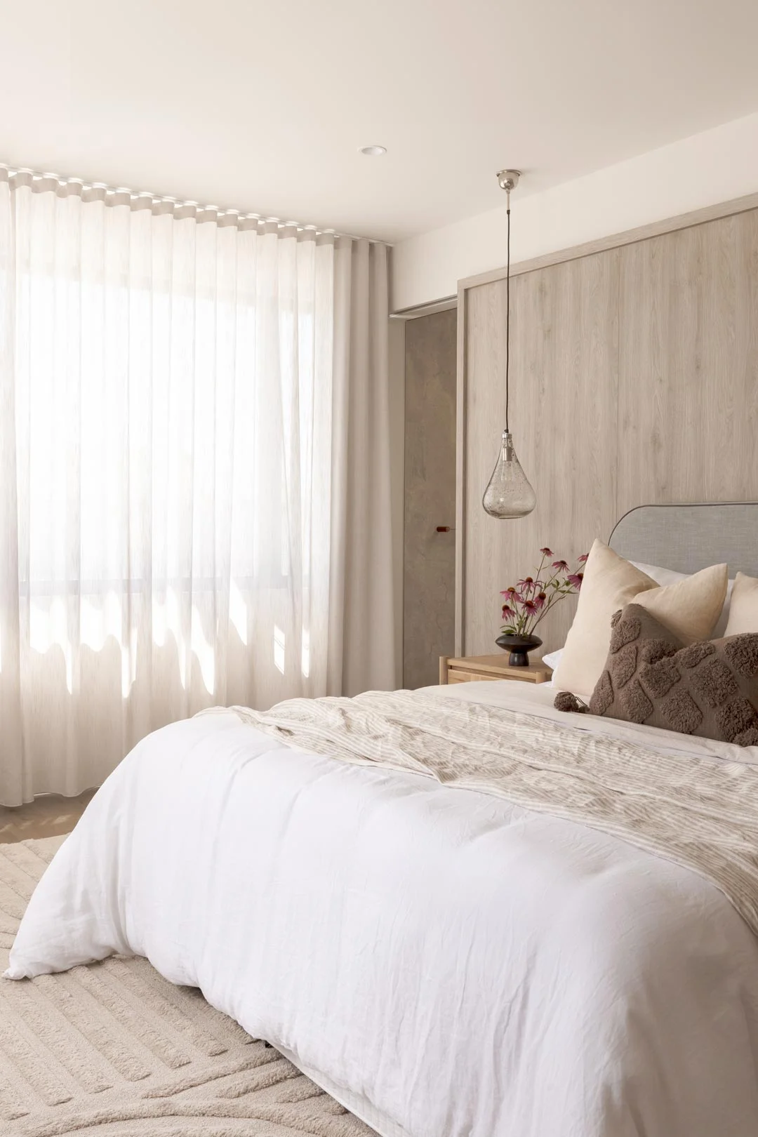 neutral-primary-bedroom-at-Voliere