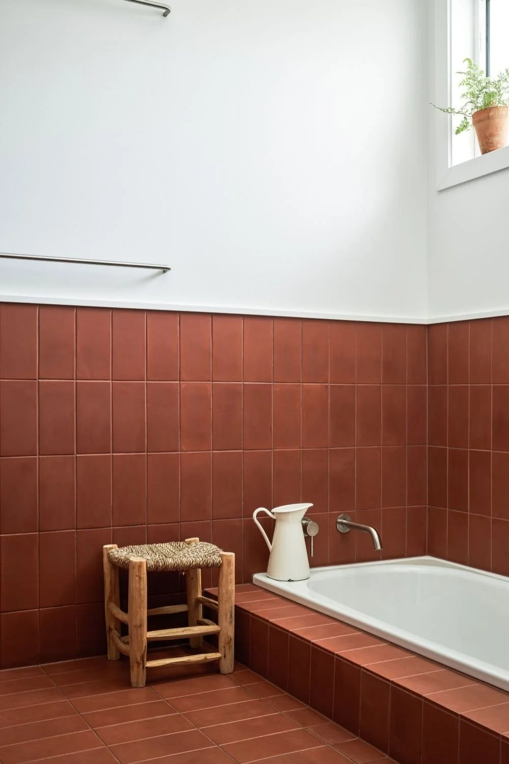Bathtub Tile Design Ideas Inset