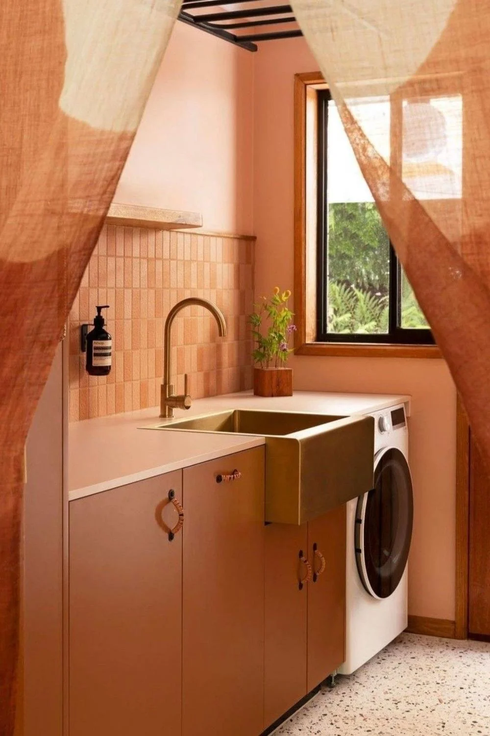 Laundry Design Warm Textued Palette