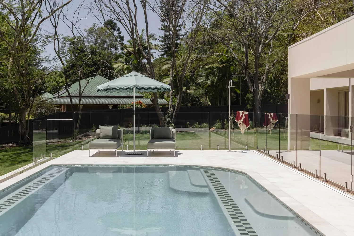 Gold-Coast-hinterland-Outdoor-Pool-Checker-tile