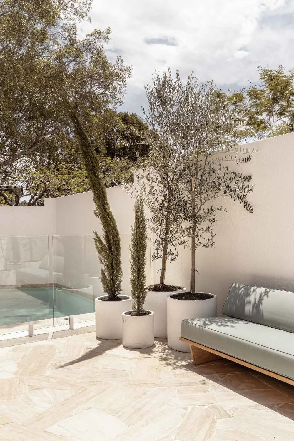 Best Outdoor Tiles Stone Poolside