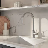 Kingsley%20Commercial%20Pull-Out%20Kitchen%20Mixer CLOSE%20UP SS
