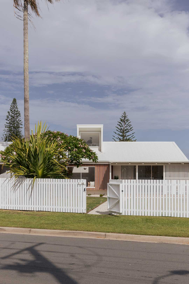 Two Contemporary Coastal Villas Encapsulate the Spirit of Cabarita ...