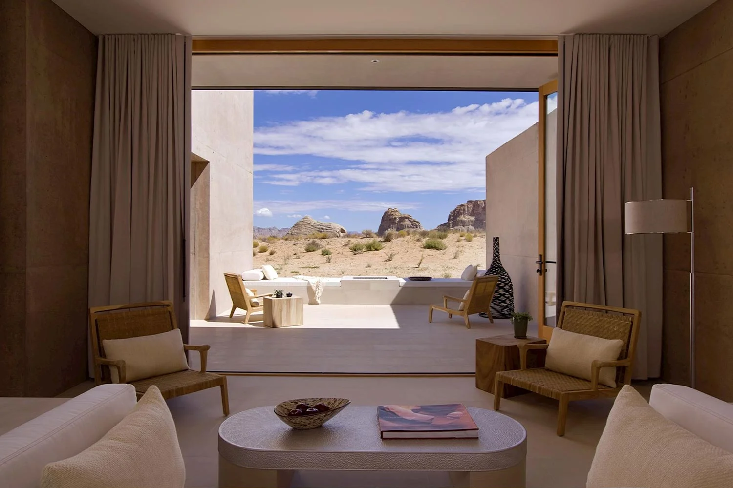 Hotel-Interiors-Design-Trends-2025