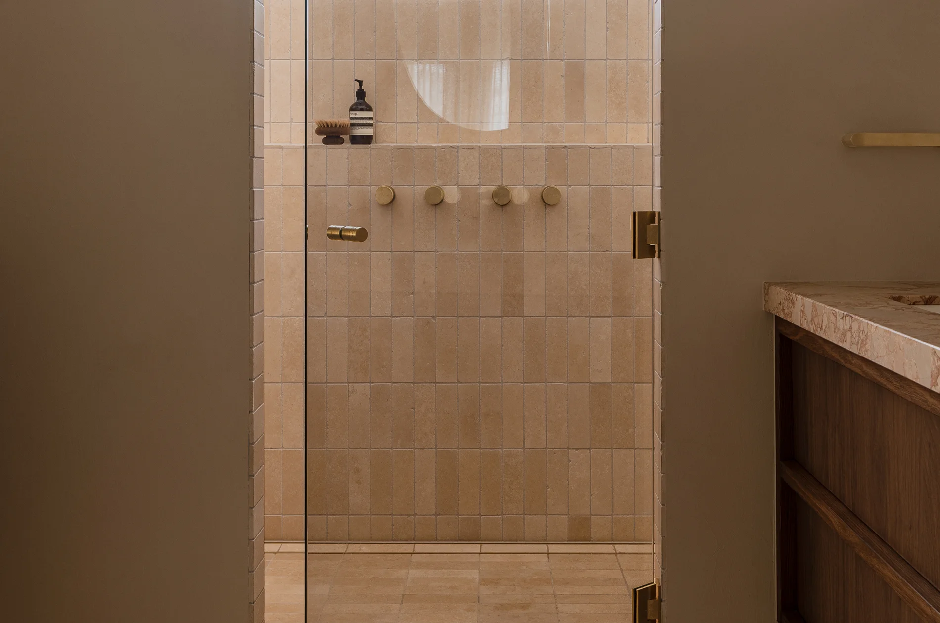 bisque-bathroom2