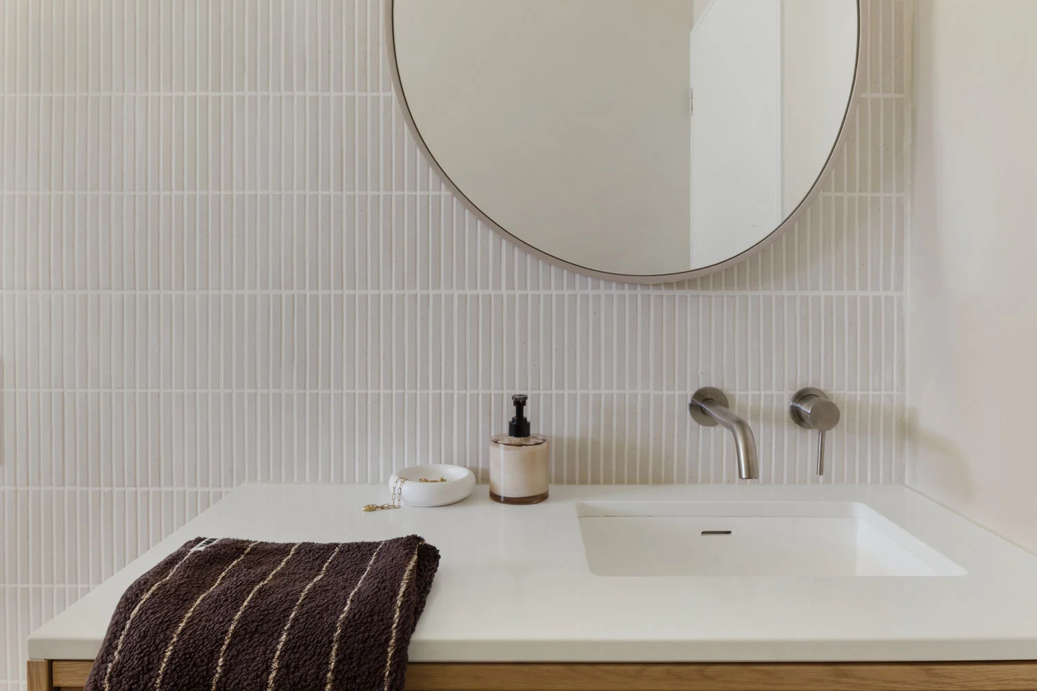 Best-Tile-Bathroom-Walls-Vanity-Kit-Kat-Grey-Tiles-White-Grout-Brushed-Nickel-Tapware