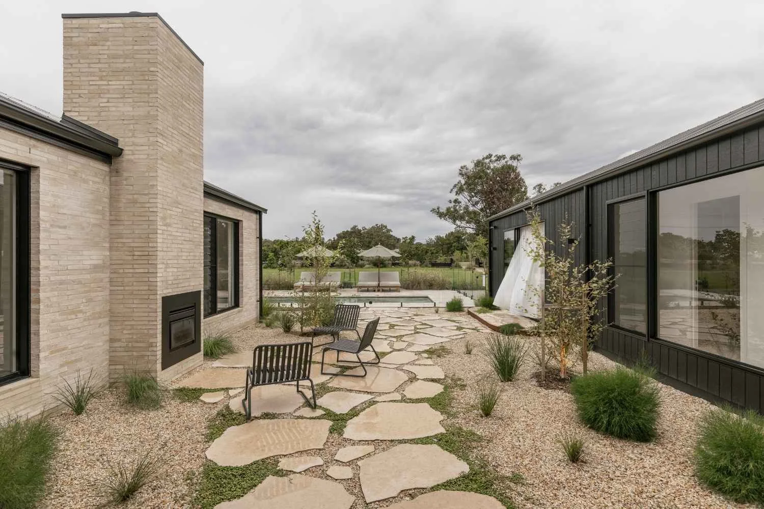Suku Japandi  Landscaping